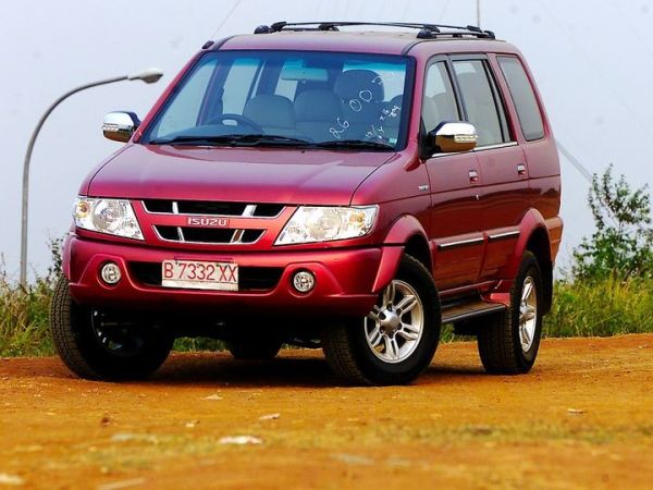 Isuzu New Panther Grand Touring tahun 2005
