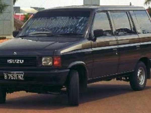 Isuzu Panther Generasi Pertama