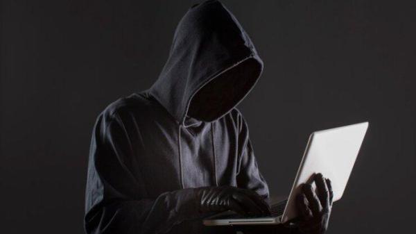 Simak tutorial cara supaya lokasi ponsel kita tidak bisa dilacak oleh siapapun sekalipun hacker. Tak perlu pasang aplikasi lain di HP.