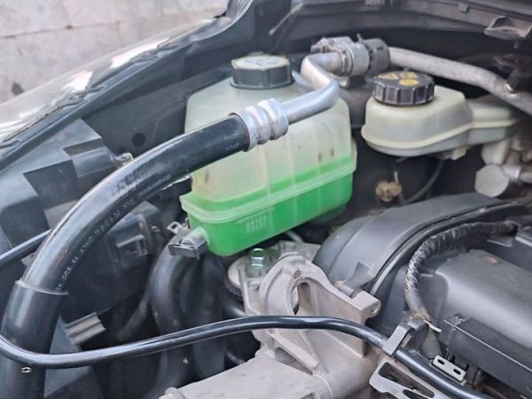Waspada campur-campur air radiator di mobil diesel atau bensin (foto ilustrasi)