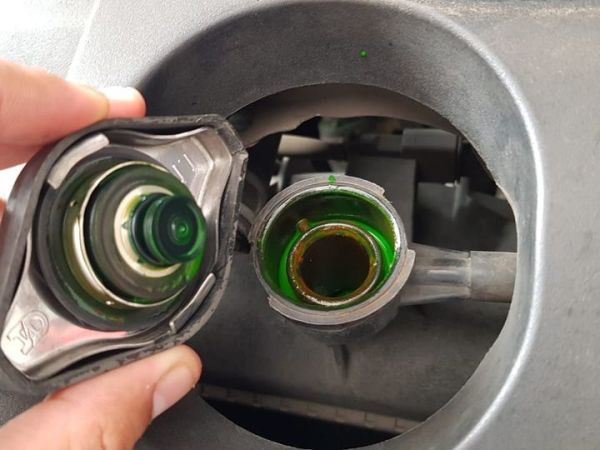 air radiator bisa masuk ke dalam ruang bakar Kijang Innova diesel