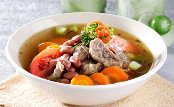 Sop daging kacang merah.