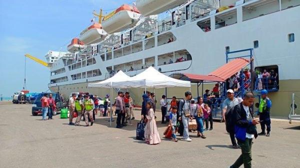 KM Kelud saat sandar di Pelabuhan Batu Ampar Batam