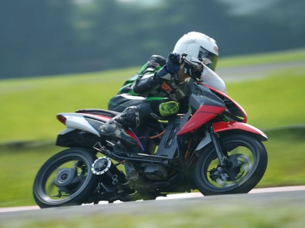 Motor listrik konversi dari basis Honda Vario Fi