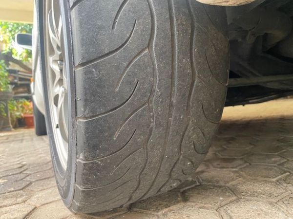 Ban mobil botak jangan dipakai terus bisa bahaya (foto ilustrasi)
