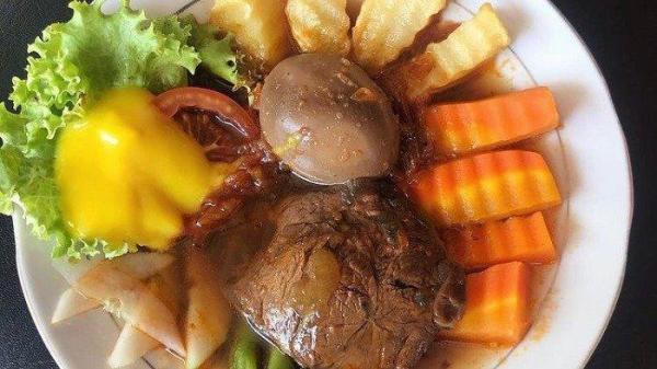 Selat Tenda Biru untuk sarapan enak di Solo.