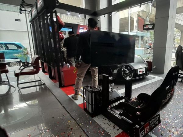 Plaza Toyota Tendean, Jakarta Selatan
