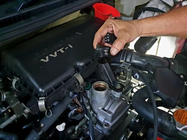 Awas, mesin mobil bekas yang jarang dipanaskan begini dampaknya (foto ilustrasi)