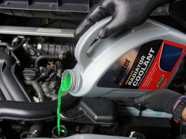 Ini langkah-langkah mengeluarkan angin di radiator mobil bekas (foto ilustrasi)