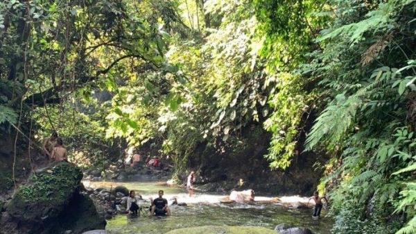 Suasana di wisata alam sungai Sikabung-kabung, Deliserdang.