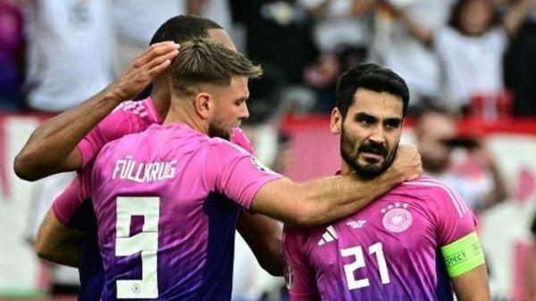 Gelandang Timnas Jerman, Ilkay Gundogan (21), merayakan gol yang dicetaknya ke gawang Hongaria dalam laga Grup A EURO 2024, Rabu (19/6/2024) di Stuttgart.