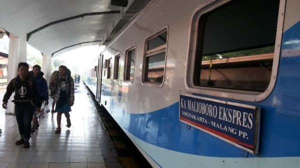 KA Malioboro Ekspress.