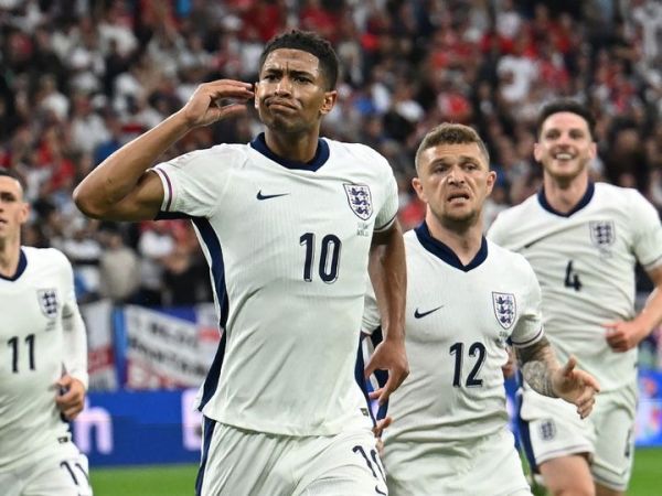 Timnas Inggris kembali dihadapkan pada situasi tidak menguntungkan dengan tidak adanya bek kiri murni yang fit.