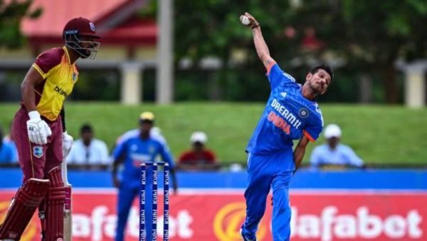 This player is facing the punishment of being Ravi Shastri's favourite, there is no dearth of talent, still Dravid is yearning for an opportunity 2