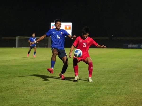 Suasana laga kedua Grup B ASEAN Cup U-16 2024 antara Vietnam vs Kamboja di Stadion Sriwedari, Surakarta, Selasa (25/6/2024) malam WIB