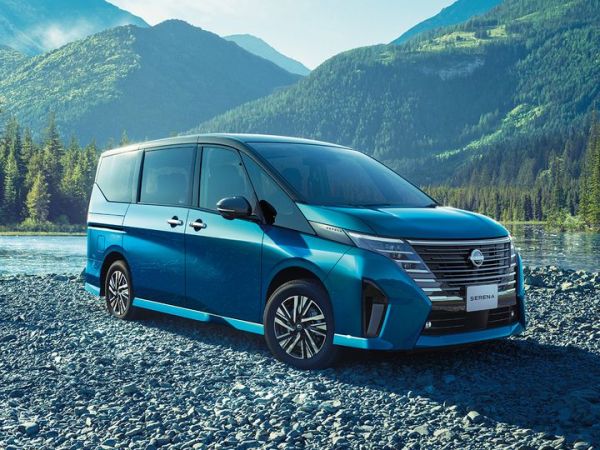 Nissan Serena e-POWER varian Luxion.