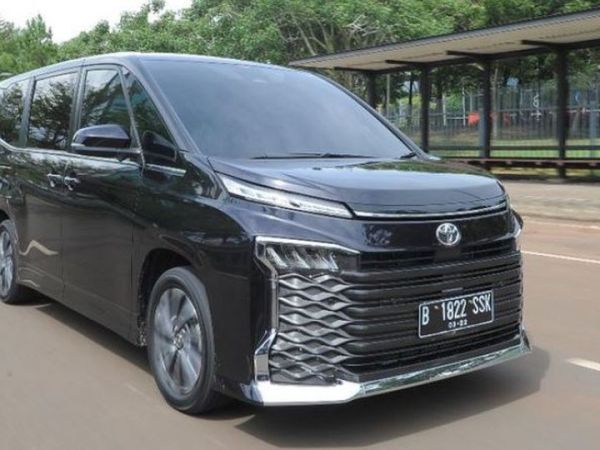 Harga mobil baru Toyota Voxy per Juni 2024
