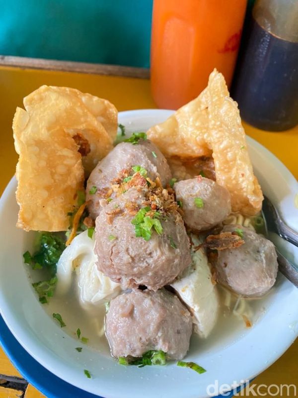 Bakso Malang Gangsar: Gurih Maknyus! Bakso Malang Urat Rp 16 Ribu!