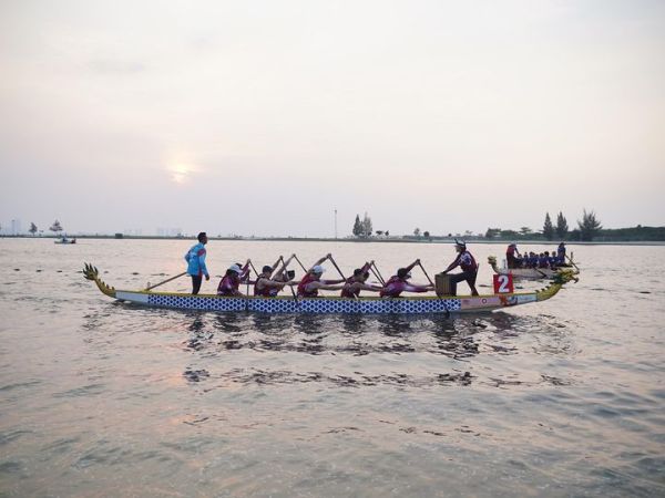 Jakarta International Dragon Boat Festival yang memasuki penyelenggaraan edisi ke-6 ikut merayakan Ulang Tahun Jakarta ke-497. 