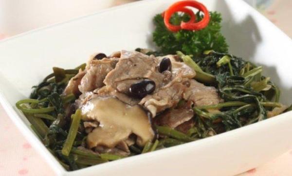 Kangkung sapi oriental.