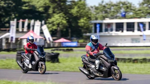 Yamaha NMax turbo.