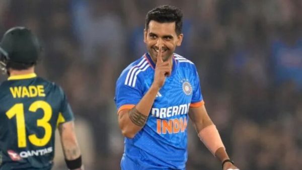 Team India got a 440 volt shock, these 4 star players were out of Zimbabwe T20 series due to injury 2 Deepak Chahar