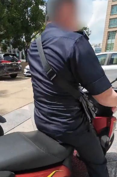 Kocak! Pengantar Makanan Ini Diantar Polisi Sampai ke Rumah Pelanggan