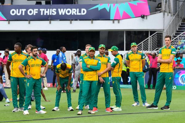 A dejected South African team after the final defeat. A dejected South African team after the final defeat.