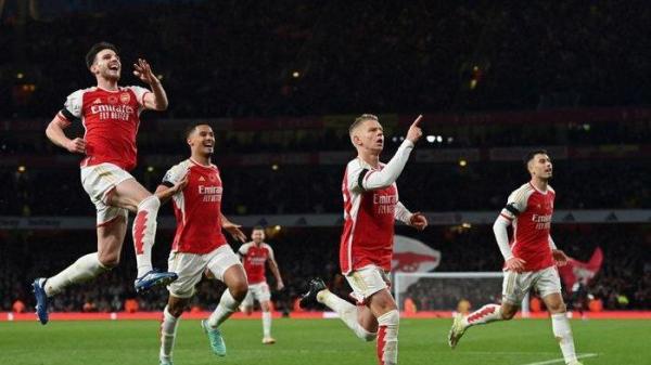 Selebrasi pemain Arsenal, Oleksandr ZInchenko, yang melawan Burnley pada laga Liga Inggris di Stadion Emirates, Sabtu 11 November 2023.