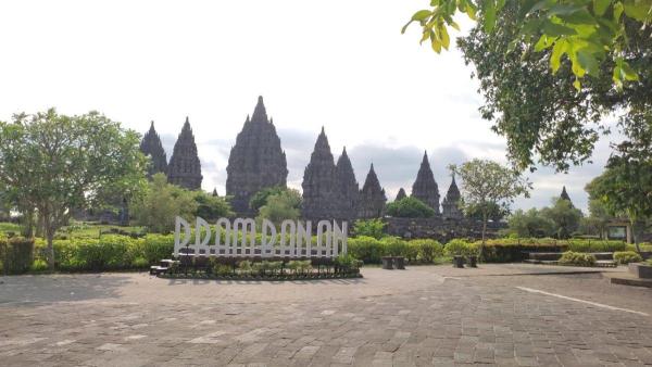 Candi Prambanan.