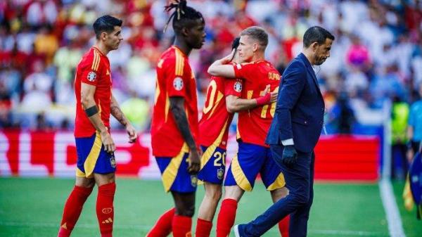 Pemain Spanyol, Dani Olmo mencetak gol saat menghadapi Jerman di perempat final Euro 2024, Jumat (5/7/2024).