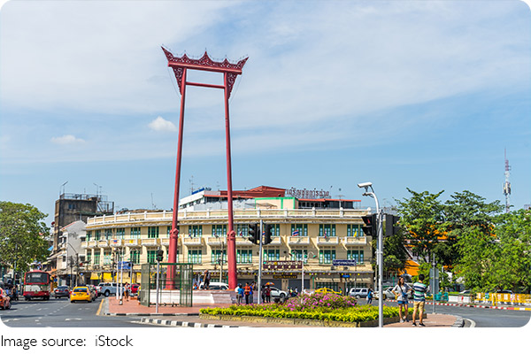 Silom Aventura