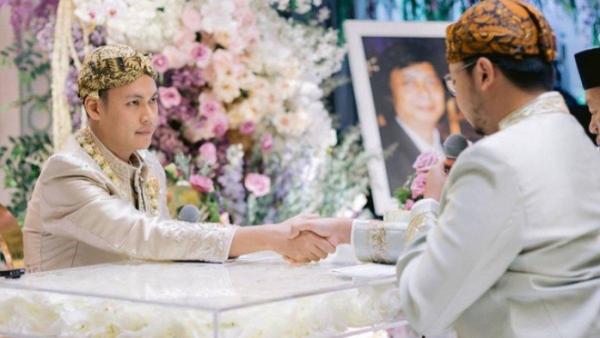 Momen ijab kabul Clarissa Putri dan Sandro Fahdhipa