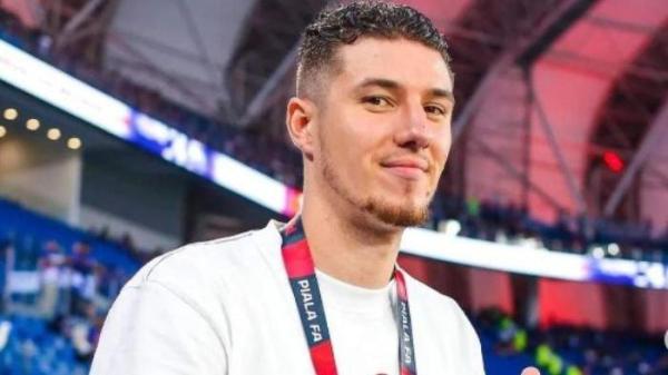 Bek asal Kroasia, Matko Zirdum yang digadang-gadang sedang urus Kitas untuk bergabung dengan Persib Bandung.