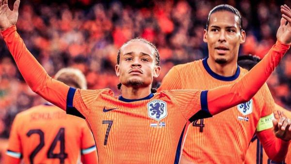 Potret winger Belanda milik Paris Saint-Germain, Xavi Simons.