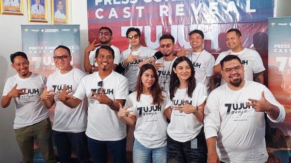Krew dan pemeran film 7ujuh Senja, yang bercerita seorang musisi berdarah Papua mencari sang ayah.