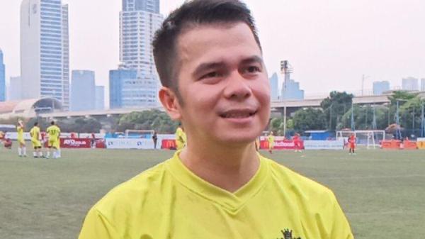 Handika Pratama selalu dituntut tampil ganteng, membuatnya harus rajin ke klinik kecantikan. 
