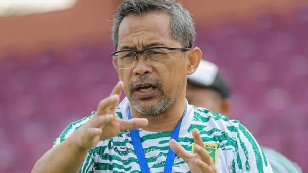 Aji Santoso saat masih menangani Persebaya Surabaya