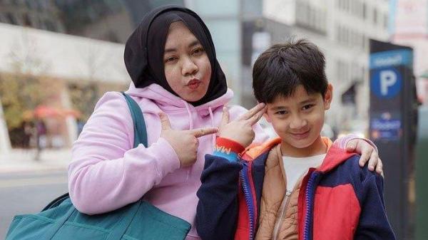 Mbak Lala dan putra sulung Raffi Ahmad, Rafathar.