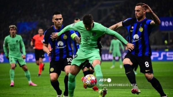 Alvaro Morata vs Lautaro Martinez dan Marko Arnautovic di Liga Champions Inter Milan vs Atletico Madrid di stadion San Siro di Milan pada 20 Februari 2024.