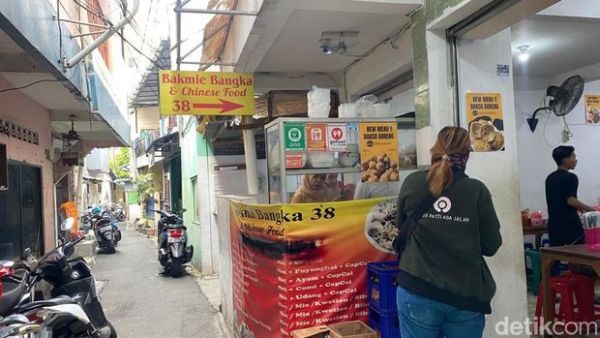 Sarapan Bakmi Bangka dan Kwetiau Goreng Enak di Dalam Gang Tersembunyi