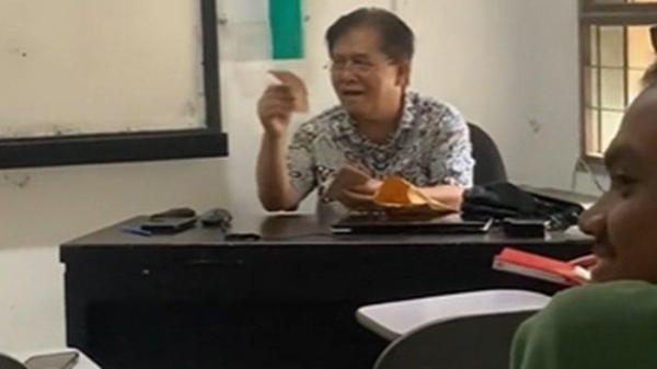Mahasiswa Girang Dapat THR Dari Dosen Universitas Andalas, Dapat Amplop Satu-satu Segini Nominalnya