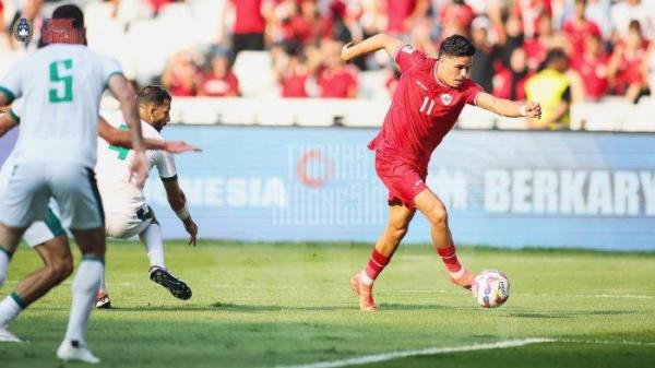 Aksi penyerang Timnas Indonesia, Ragnar Oratmangoen saat melawan Irak pada pertandingan Grup F Kualifikasi Piala Dunia 2026, Kamis (6/6/2024).