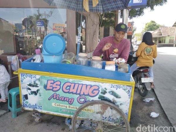 Segar Gurih Es Cuing Khas Cirebon Mang Ozy