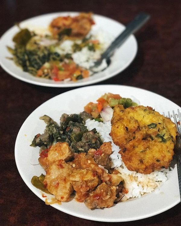 5 Restoran Manado Legendaris Ini Punya Menu Babi Rica dan Ayam Tinoransak