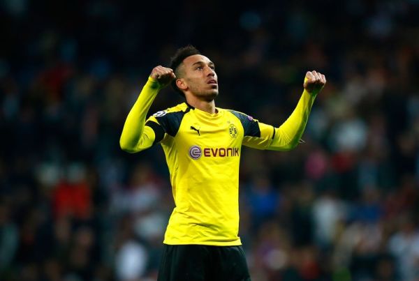 MADRID, SPAIN - DECEMBER 07: Pierre-Emerick Aubameyang of Borussia Dortmund celebrates after the final whistle during the UEFA Champions League Group F match between Real Madrid CF and Borussia Dortmund at the Bernabeu on December 7, 2016 in Madrid, Spain. <div class=