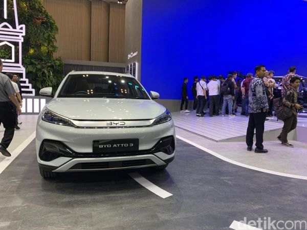 BYD Dolphin dan BYD Atto 3 versi termurah meluncur di GIIAS 2024