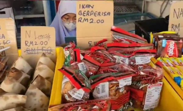 Duh! Ibu Kantin Ini Labrak Guru yang Jualan Makanan di Sekolah