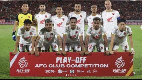 Erwin Gutawa bersama Skuad PSM Makassar