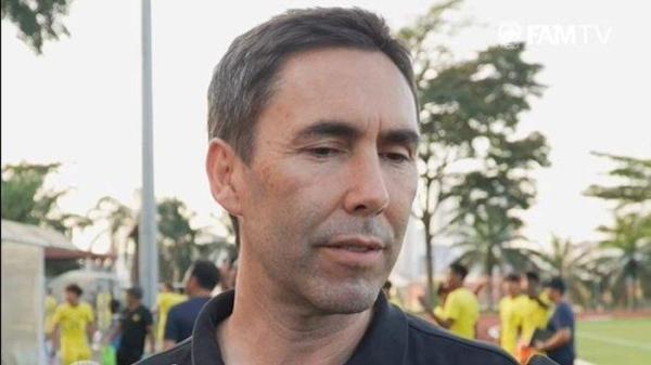 Pelatih Timnas Malaysia U19 di Piala AFF U19, Juan Torres.